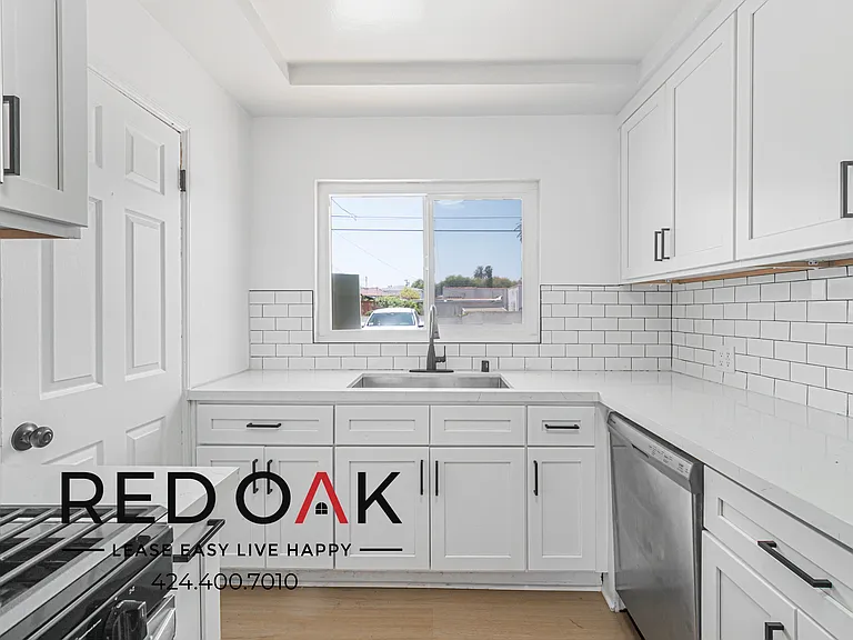 1622 W 83rd St #6 — Photo 4