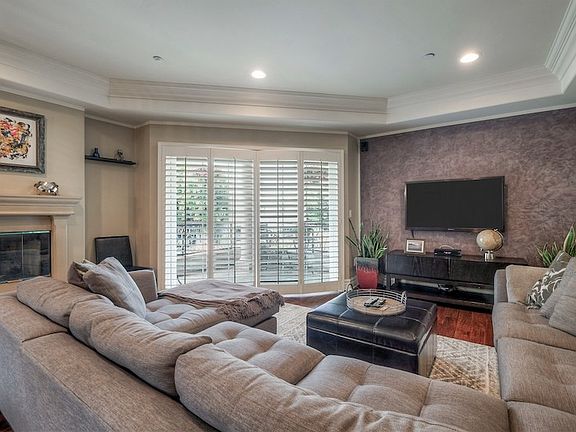 4th image of 11578 Iowa Ave Unit 202