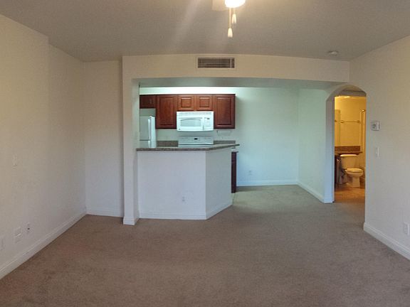 2nd image of 5158 S Jones Blvd