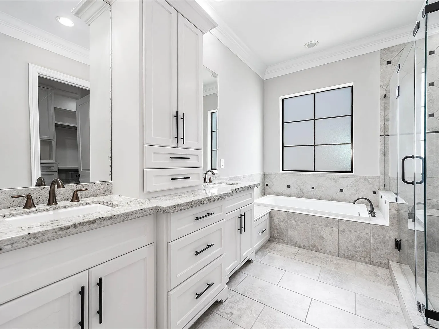 3 bed, 3.5 bath, 2481 sqft, $3,500 — Photo 4