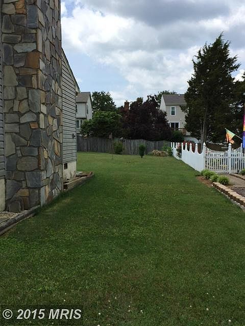 2nd image of 921 Eastern View Dr