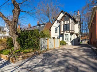 242 Cottingham St #D, Toronto, ON M4V1C6