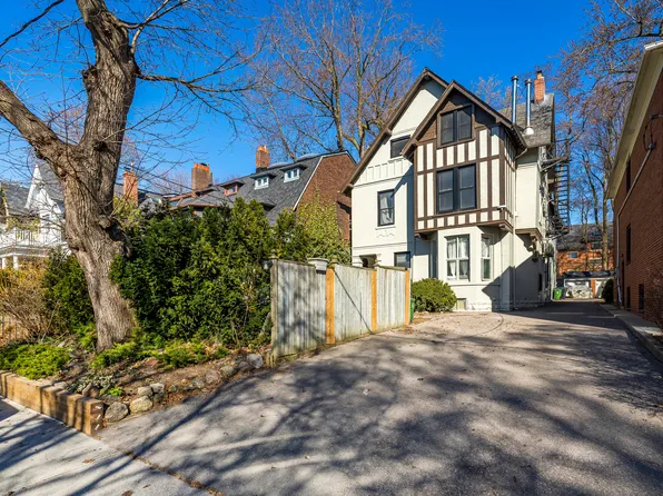 242 Cottingham St #D, Toronto, ON M4V 1C6