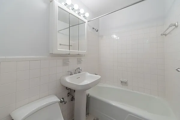 Rented by Hampshire Assets LLC | media 4