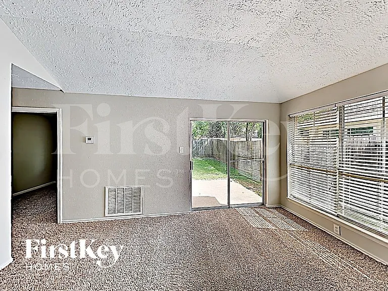 17326 Davenway Dr — Photo 4