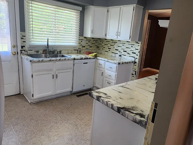 8624 Garfield Ave — Photo 10