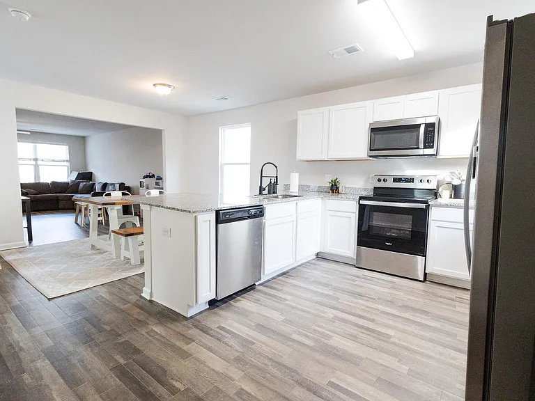 115 Palmetto Breeze Cir — Photo 3