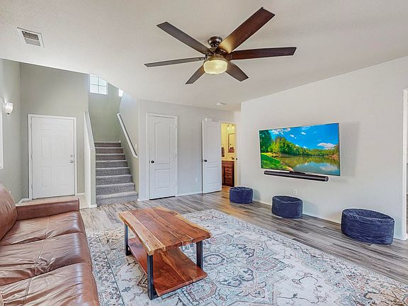 3rd image of 9908 Cerro Largo Pl NW