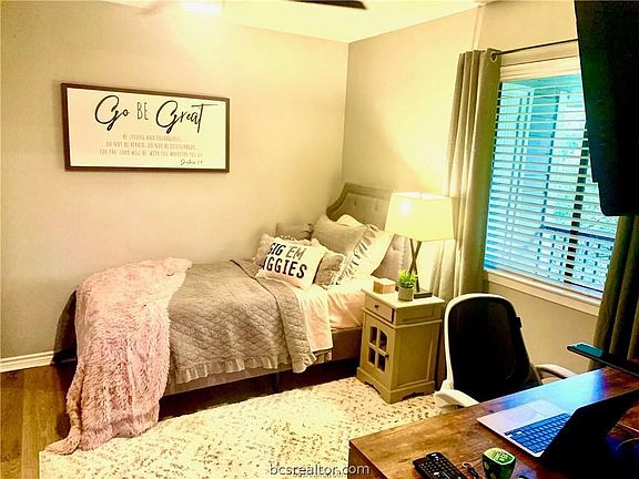 4th image of 1901 Holleman Dr W APT 104