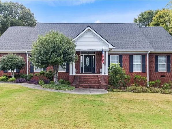 54 Breck Dr, Cedartown, GA 30125