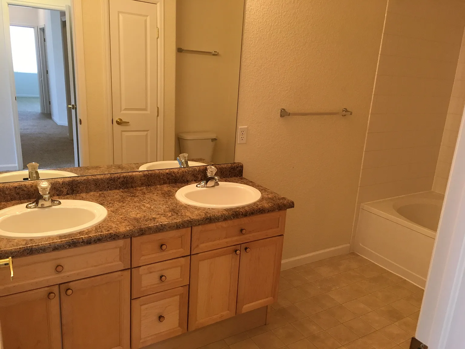 2 bed, 1262 sqft, $2,000 — Photo 2