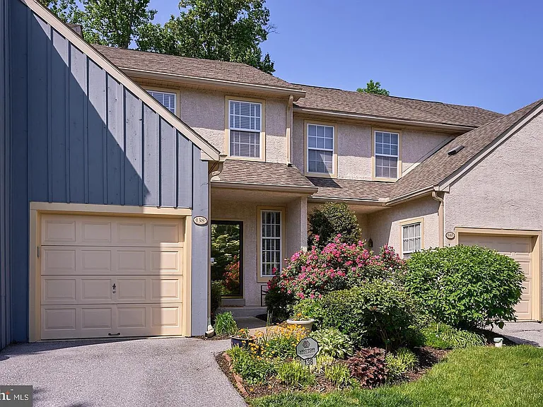 138 Whispering Oaks Dr #1708 — Photo 1