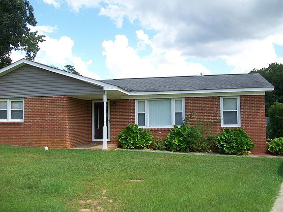 2nd image of 110 Woodlock Ln