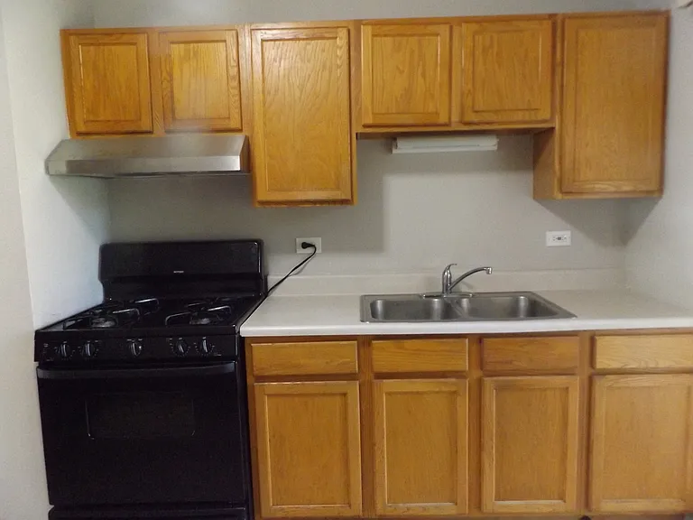 710 W Huntington Commons Rd #1B — Photo 7