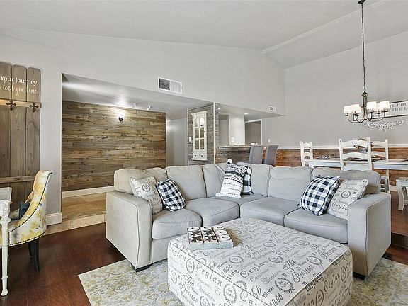 5th image of 3924 Churchill Dr
