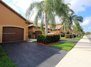 1207 Presidio Dr, Weston, FL 33327