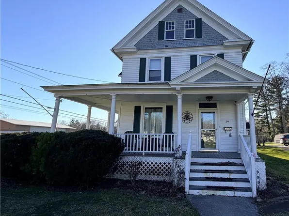 39 Center St, Waterloo, NY 13165