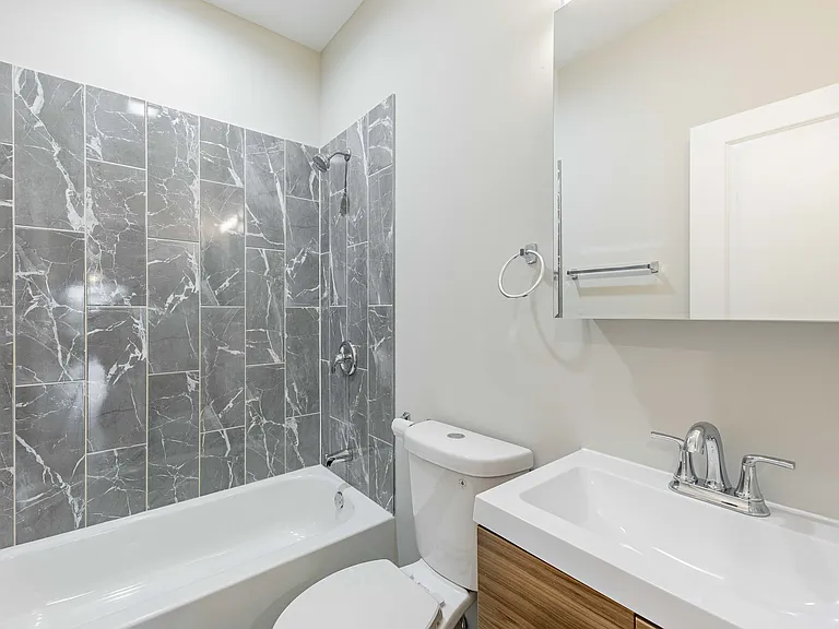 3029 W Washington Blvd #2 — Photo 11
