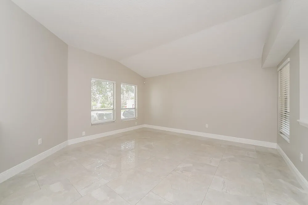 3 bed, 2.0 bath, 1766 sqft, $2,455 — Photo 4