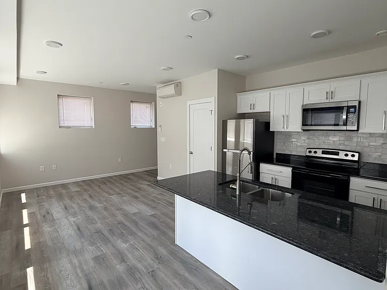 94 Olive St #201 — Photo 7
