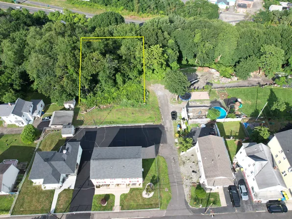 Hawthorne Avenue, Waterbury, CT 06701