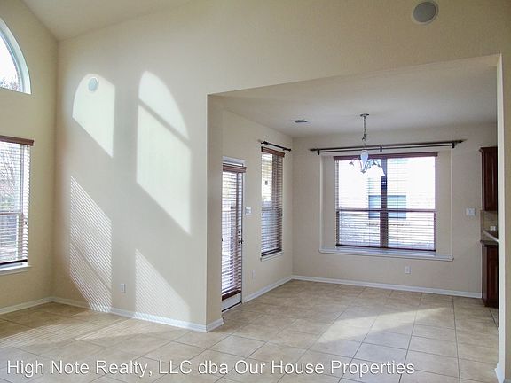 4th image of 15324 Fernhill Dr