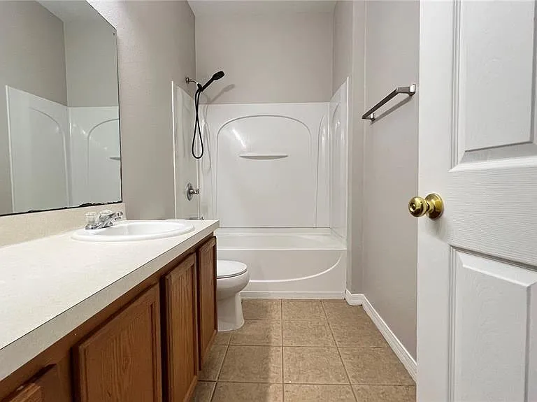 318 Sand Ridge Dr — Photo 12