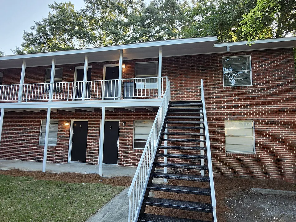 1234 Peacock Ave #2