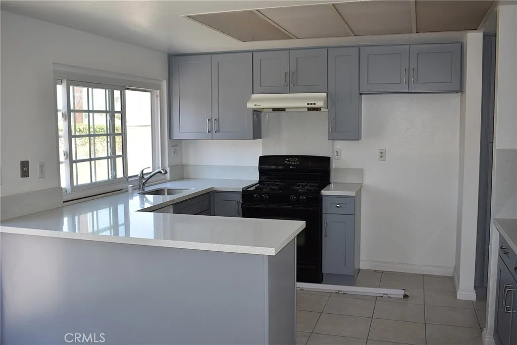 4 bed, 1300 sqft, $3,290 — Photo 4