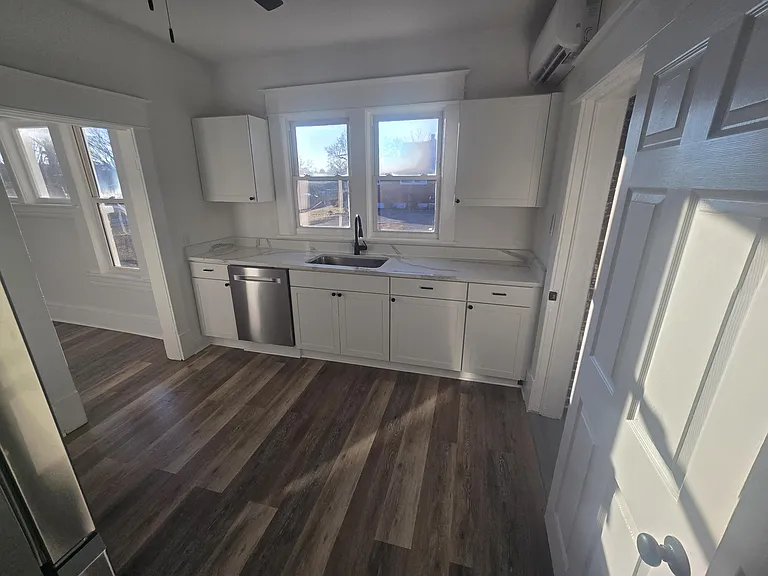 1115 Grayson Ave NW — Photo 6