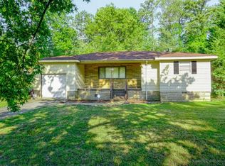 428 Dry Valley Rd, Rossville, GA 30741
