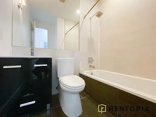 4th image of 867 Halsey St APT 3R