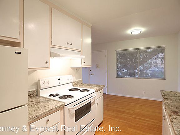 4th image of 1534 S Delaware St APT 1