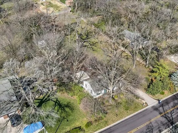 5412 Foster St, Overland Park, KS 66202