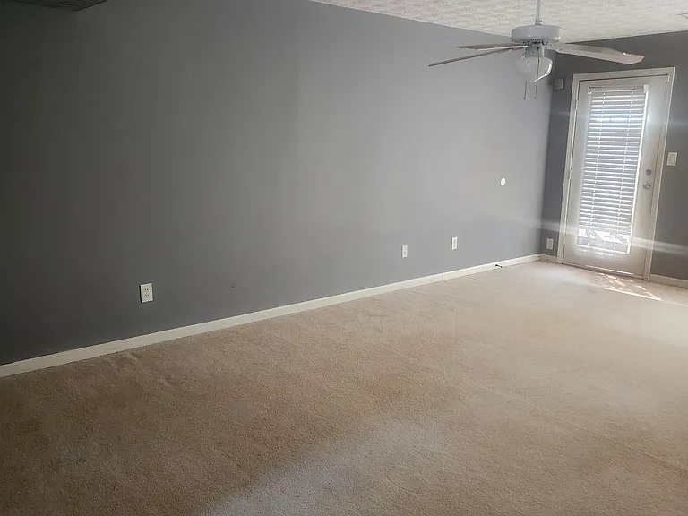 227 River Trace Ct — Photo 3
