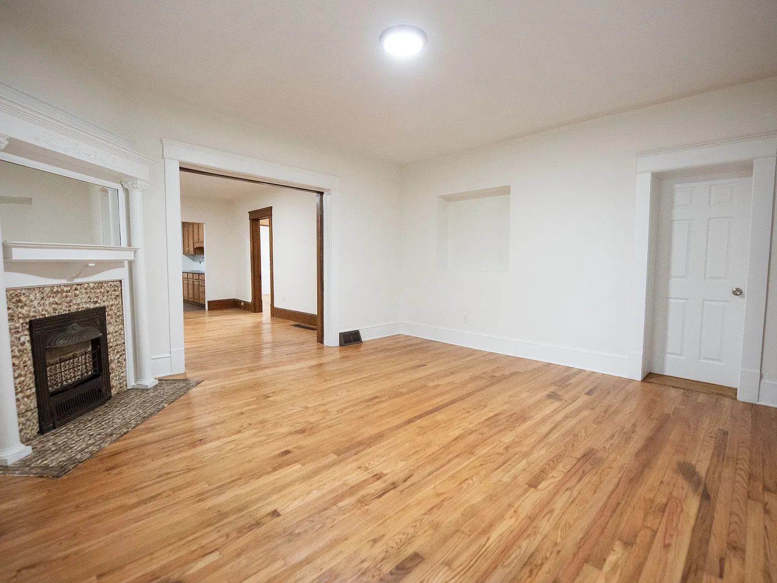 5195 Dover Center Rd — Photo 3