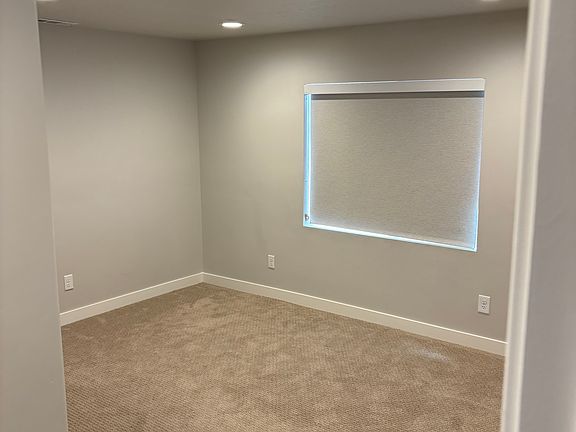 4th image of 2521 N Drexler Dr