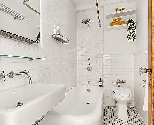 5th image of 300 W 23rd St APT 14M