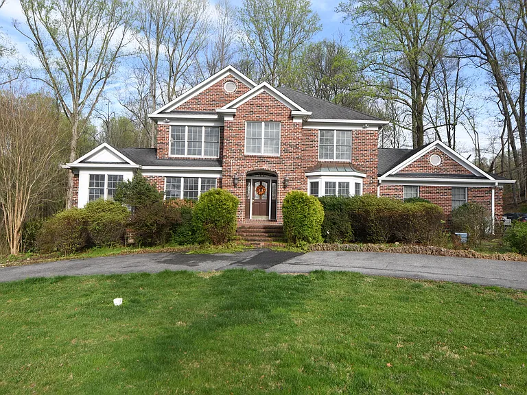 13576 Highland Rd — Photo 105
