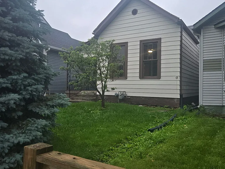 1148 Fletcher Ave — Photo 2