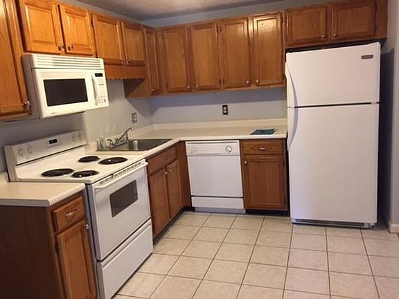 5th image of 78 Randolph Dr