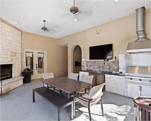 5730 Grosseto Dr — Photo 11