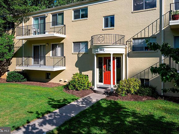 2nd image of 10613 Weymouth St W #203