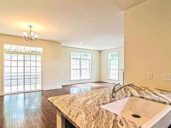 5th image of 55 Ordelia Ln