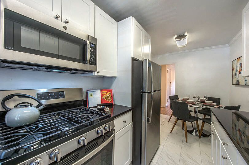 St. Paul Gardens - New Style Kitchen