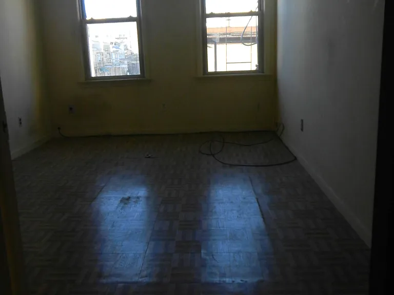 8 Bartholdi Ave #2R — Photo 6