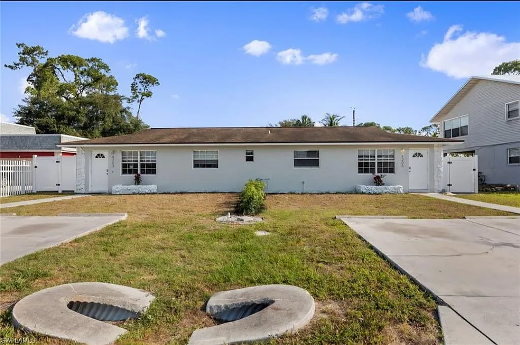 3 bed, 1.5 bath, 950 sqft, $2,300 — Photo 1