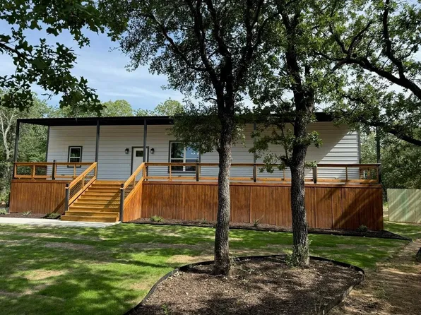 145 Greenbriar Ct, Bridgeport, TX 76426