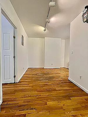 4th image of 512 E 80th St #9