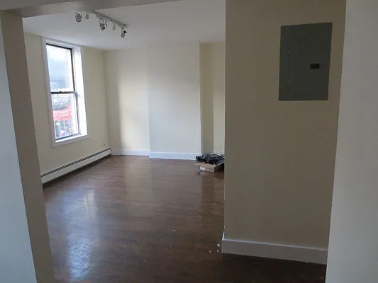 Rented by Parlor Real Estate Corp | media 7